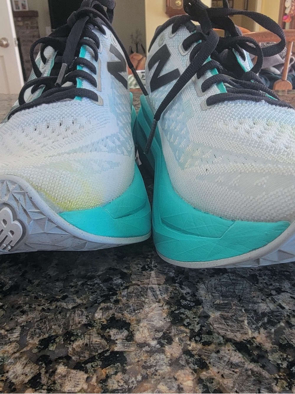New Balance Women's SuperComp Trainer size 9 EUC - Picture 5 of 9